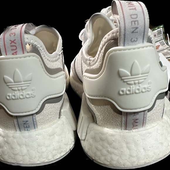Addidaa NMDs white, and silver - Picture 4 of 8